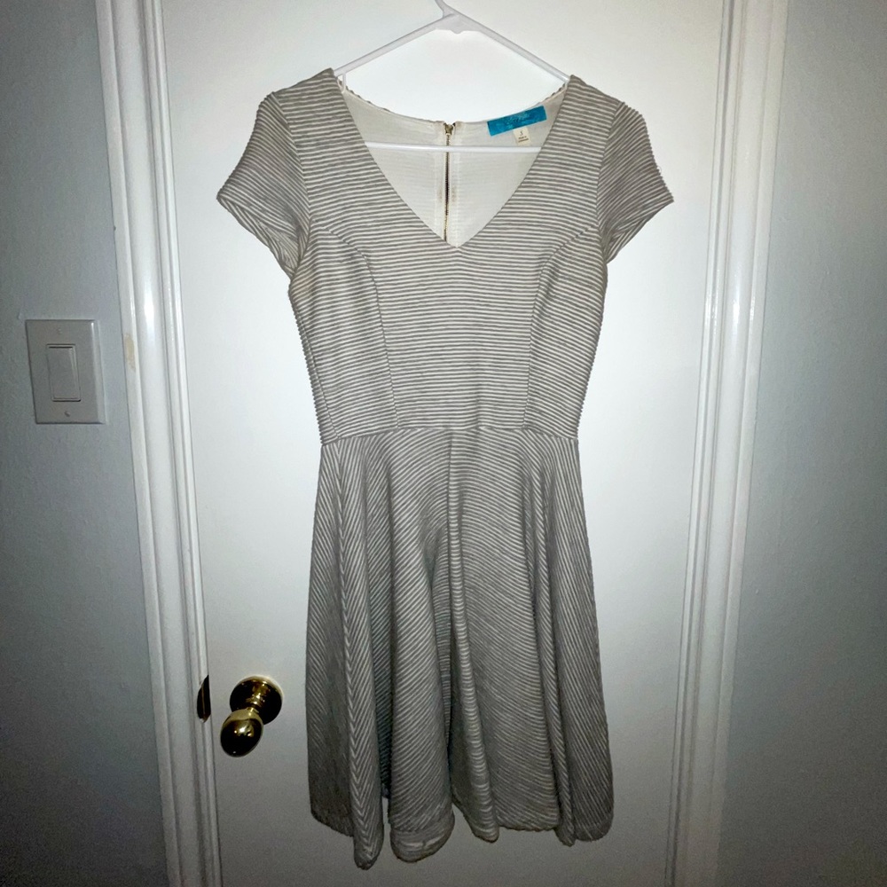 Buttons brand striped textured knee length dress